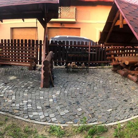 Катерина Hotel Chynadiyovo Buitenkant foto