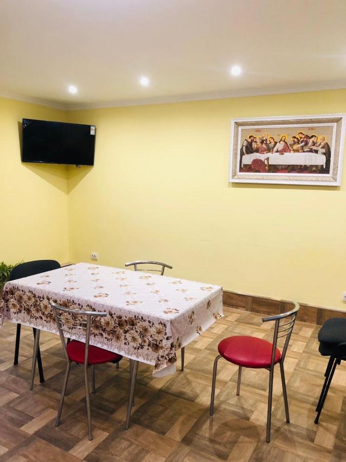 Катерина Hotel Chynadiyovo Buitenkant foto