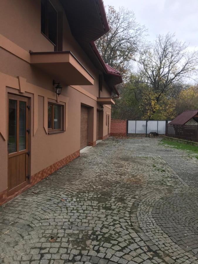 Катерина Hotel Chynadiyovo Buitenkant foto