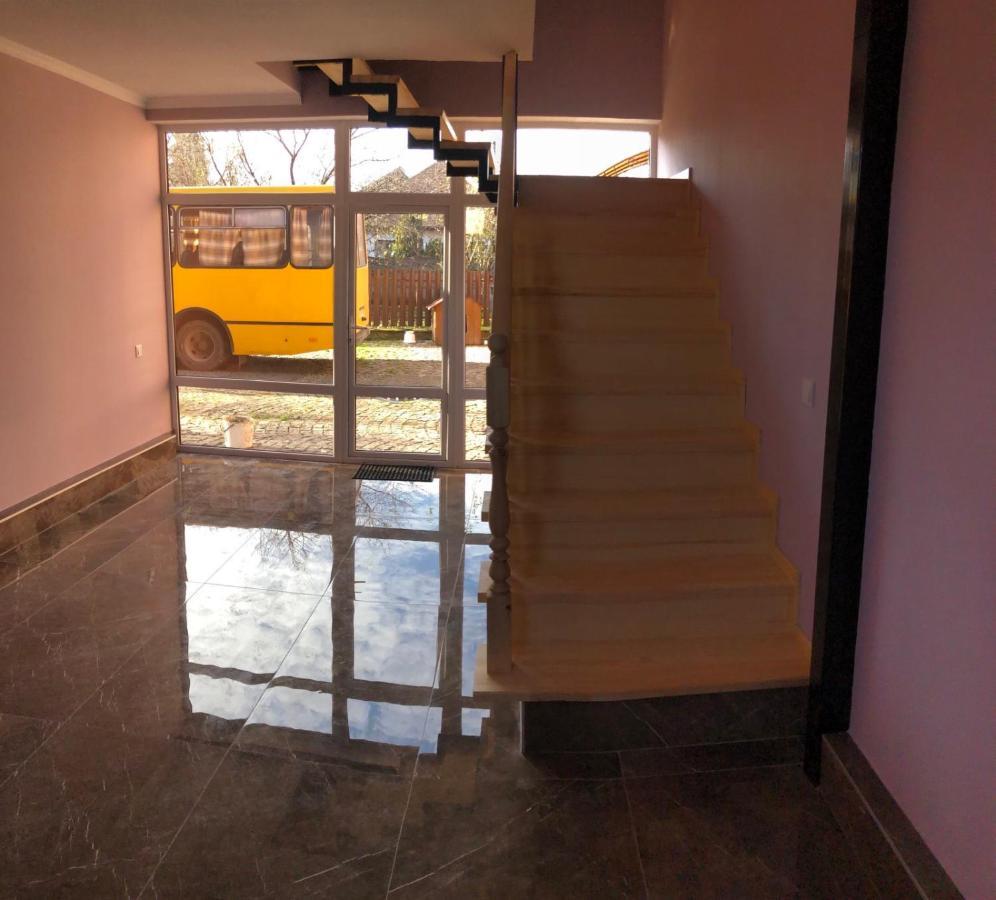 Катерина Hotel Chynadiyovo Buitenkant foto