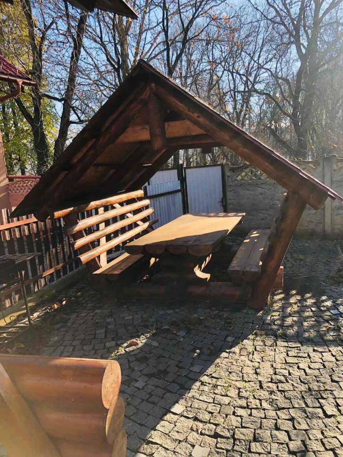 Катерина Hotel Chynadiyovo Buitenkant foto