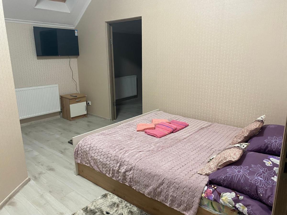 Катерина Hotel Chynadiyovo Buitenkant foto