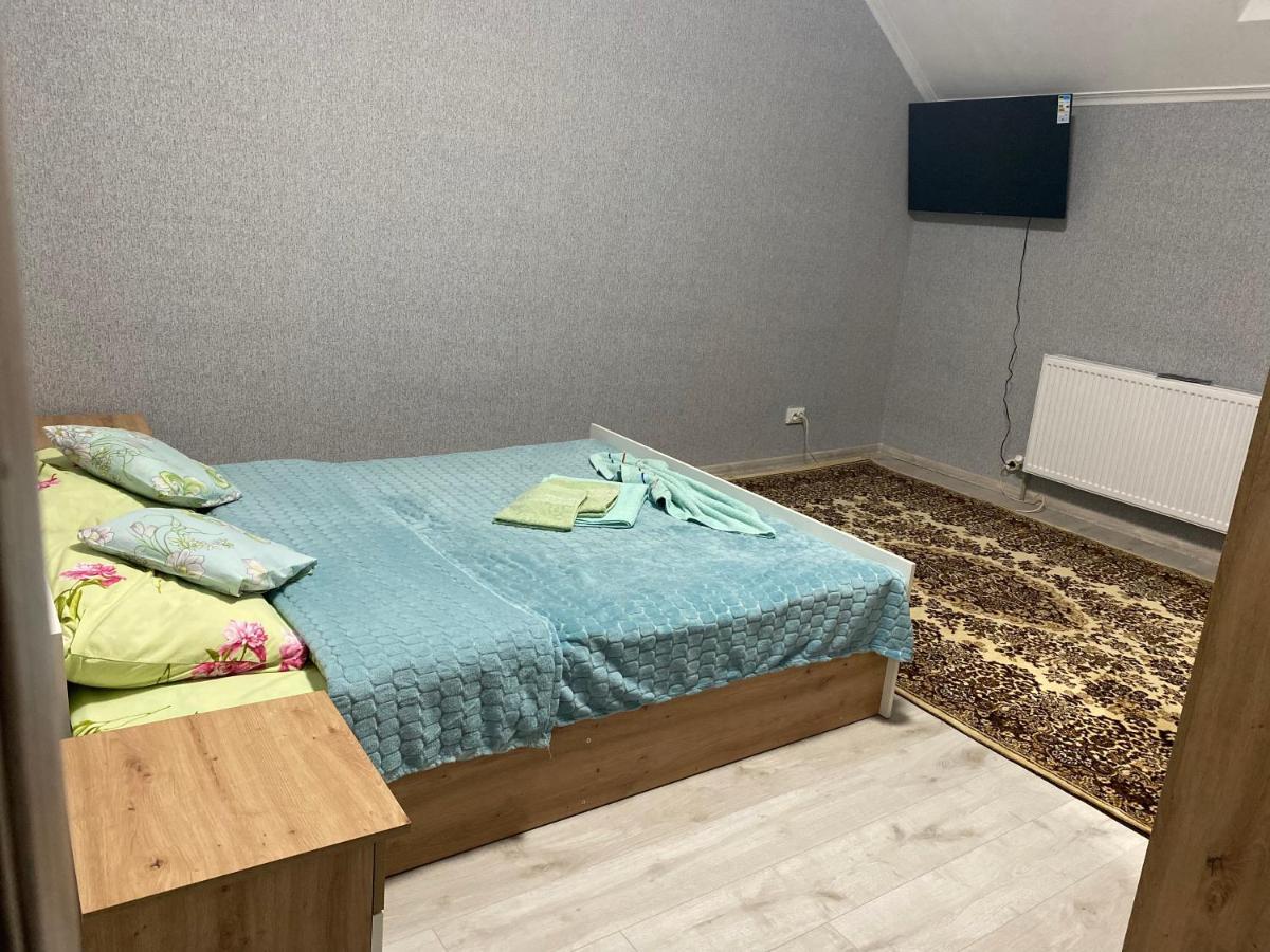 Катерина Hotel Chynadiyovo Buitenkant foto