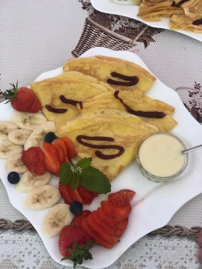 Катерина Hotel Chynadiyovo Buitenkant foto