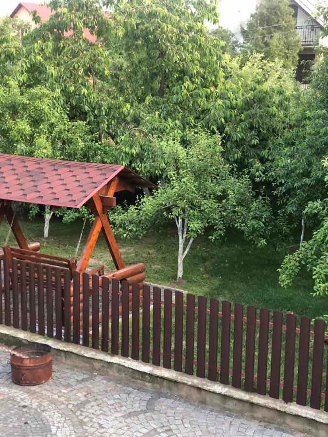 Катерина Hotel Chynadiyovo Buitenkant foto